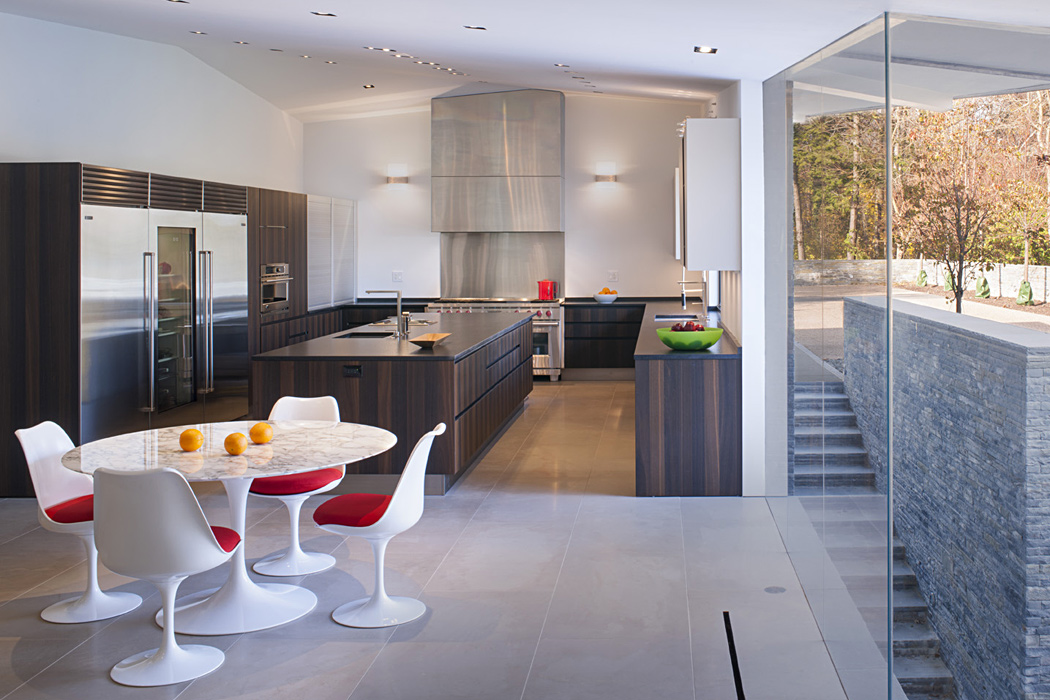 Difficult Run Home, kitchen